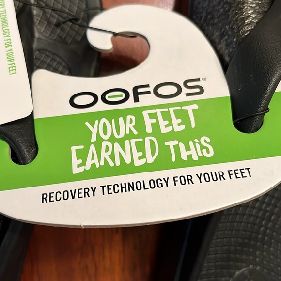 NEW OOFOS Black Flip Flops Sandals Womens 11 men’s 9 - Picture 6 of 8